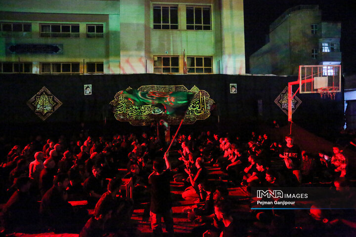 عزاداری دهه دوم محرم در هیئت صاحب‌اللواء