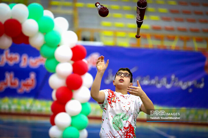 جشنواره ورزش زورخانه ای خردسالان کشور در همدان