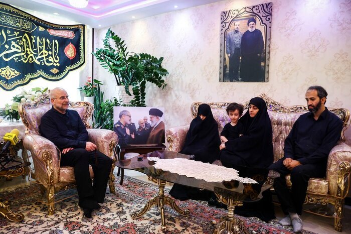 قالیباف با خانواده شهیدان طهرانچی، شادمانی و حاجیزاده دیدار و گفتوگو کرد