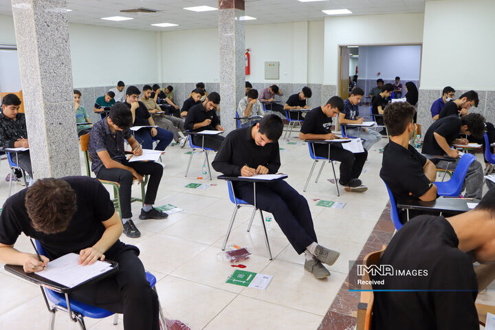 کسب رتبه تک رقمی در کنکور توسط ۵ نفر از دانشآموزان تحت حمایت کمیته امداد