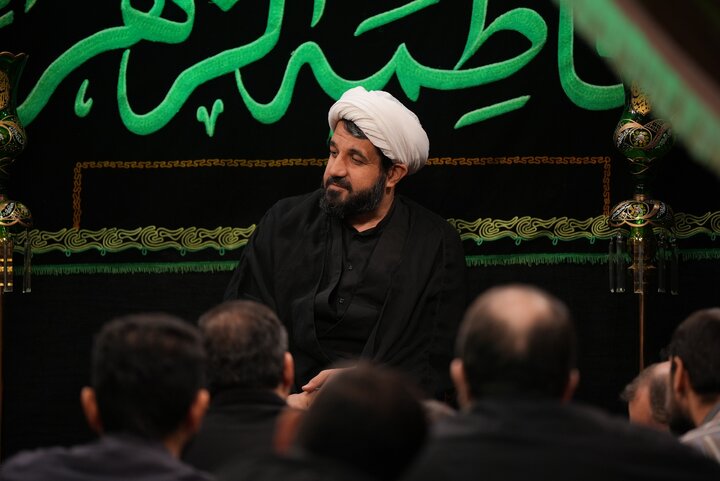 ایمان می‌رود، اما آبرو نه