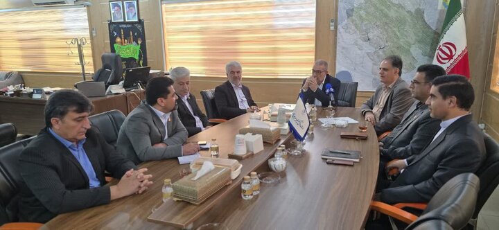 آموزش و پژوهش از محورهای مهم توسعه است