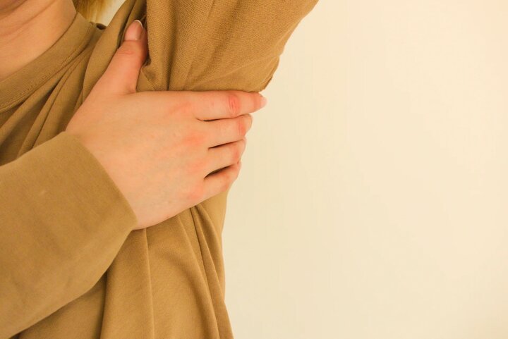 تحریک غدد لنفابی و بیماری با استفاده از دئودورانت‌های نامناسب