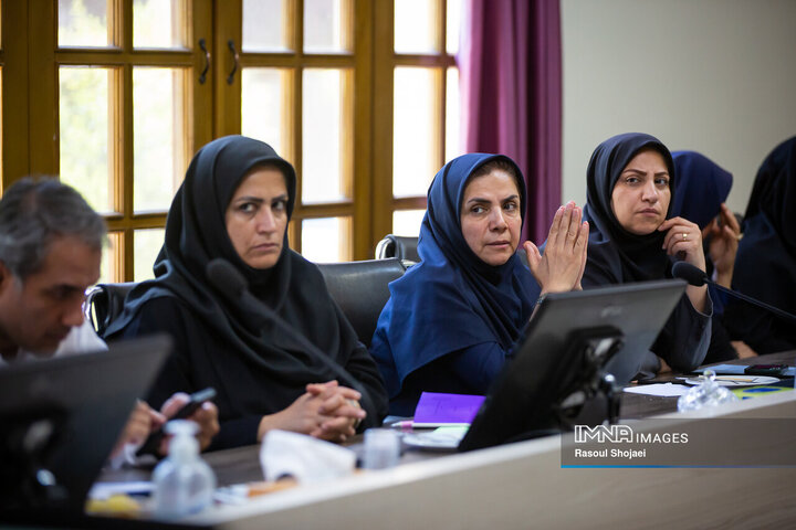 نشست هم‌اندیشی جذب بودجه شهرداری اصفهان