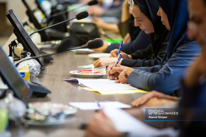 نشست هم‌اندیشی جذب بودجه شهرداری اصفهان