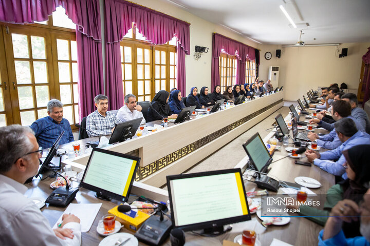 نشست هم‌اندیشی جذب بودجه شهرداری اصفهان