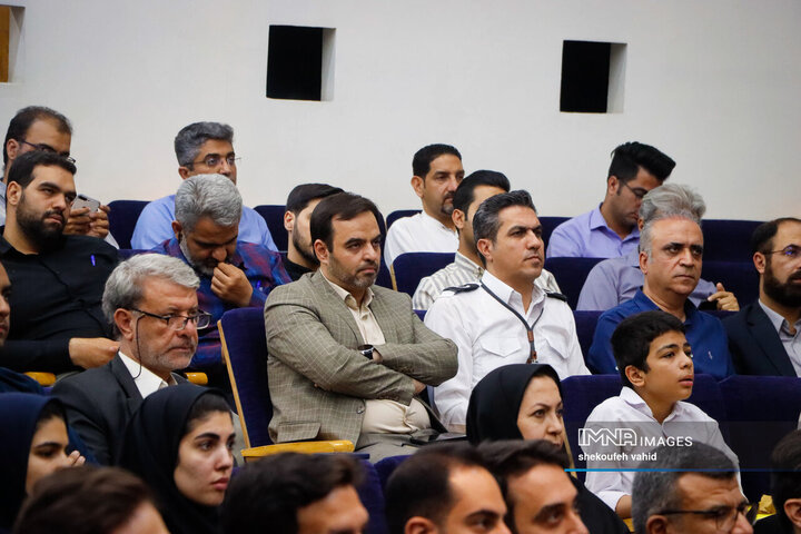 آیین بهره‌برداری از پروژه‌های جدید هوشمندسازی شهرداری اصفهان