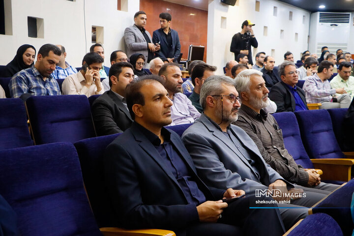 آیین بهره‌برداری از پروژه‌های جدید هوشمندسازی شهرداری اصفهان