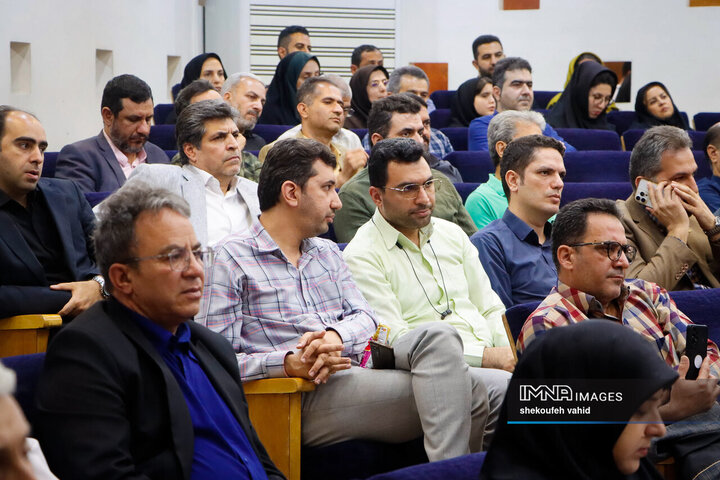 آیین بهره‌برداری از پروژه‌های جدید هوشمندسازی شهرداری اصفهان