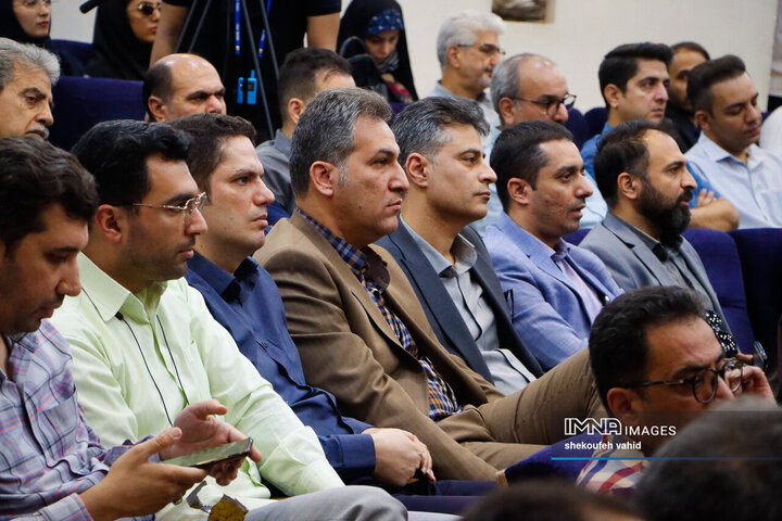 آیین بهره‌برداری از پروژه‌های جدید هوشمندسازی شهرداری اصفهان