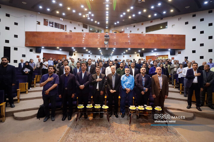 آیین بهره‌برداری از پروژه‌های جدید هوشمندسازی شهرداری اصفهان