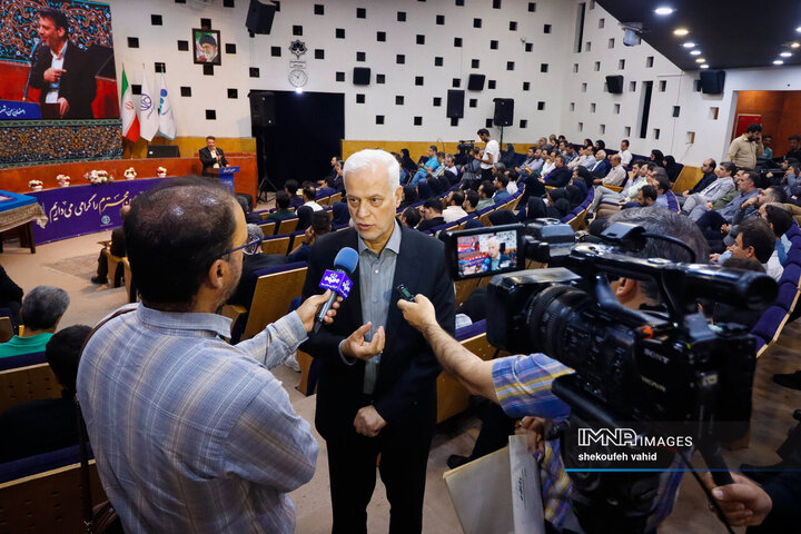 آیین بهره‌برداری از پروژه‌های جدید هوشمندسازی شهرداری اصفهان