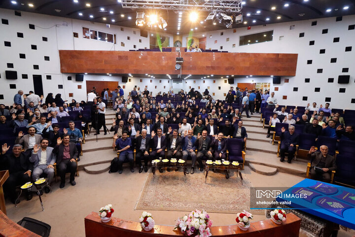 آیین بهره‌برداری از پروژه‌های جدید هوشمندسازی شهرداری اصفهان