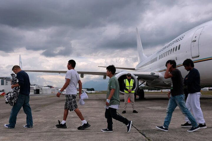 خروج نیم میلیون نفر از آمریکا در ۲۰۲۵؛ شوک منفی به اقتصاد و بازار کار