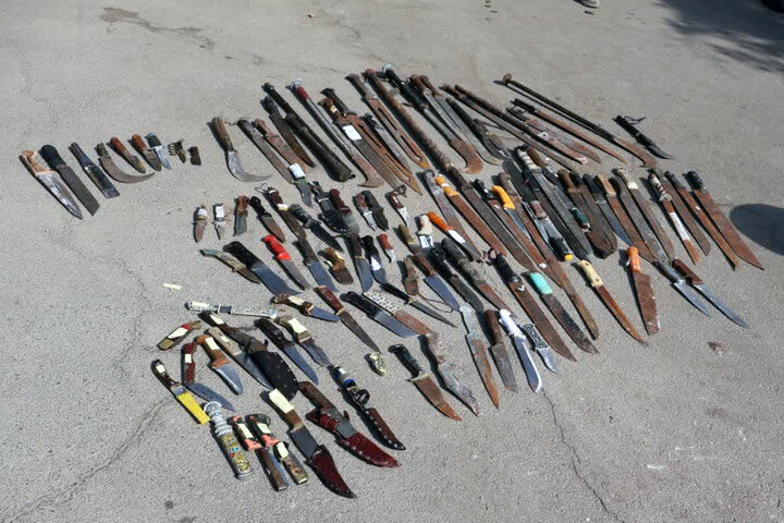 اجرای ضربتی طرح ارتقای امنیت در هادی‌آباد قزوین / دستگیری ۱۹ سارق و کشف ۱۵۰ قبضه سلاح سرد