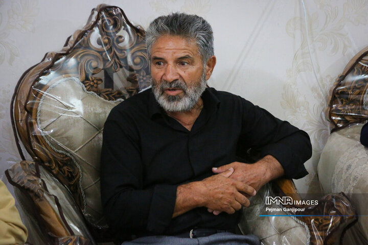 دیدار رئیس و اعضای شورای شهر اصفهان با خانواده 2 شهید اقتدار ایران