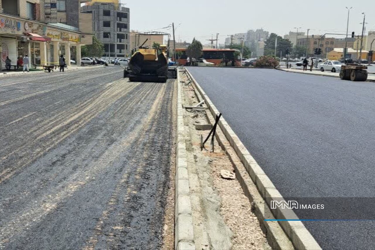 پارکینگ پاتوق شهری خیابان مفتح آسفالت شد