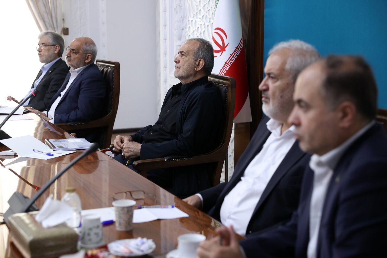 پزشکیان: راهکارهای رفع چالش کمآبی باید ریشهای، جامع و منطقهمحور باشد