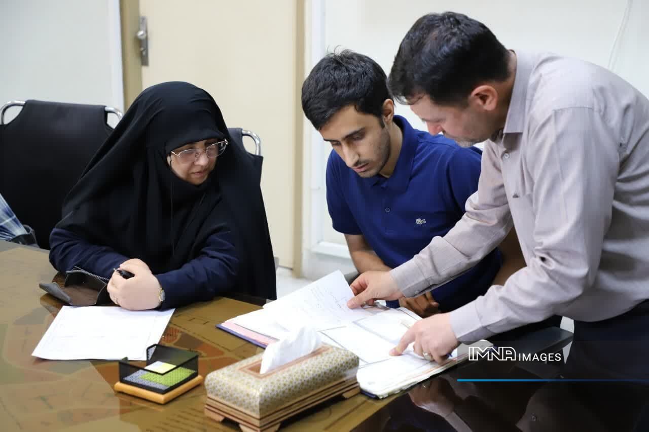 رسیدگی به بیش از ۱۲ پرونده در کمیته نظارتی شورای شهر در منطقه ۶ اصفهان