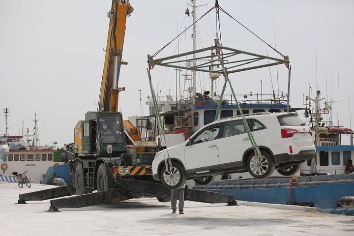 واردات خودروی کارکرده بالای ۲۵۰۰ سی‌سی به مناطق آزاد ممکن شد