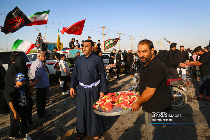 زائران اربعین از غذاهای خشک و کنسروی استفاده کنند زائران اربعین از غذاهای خشک و کنسروی استفاده کنند