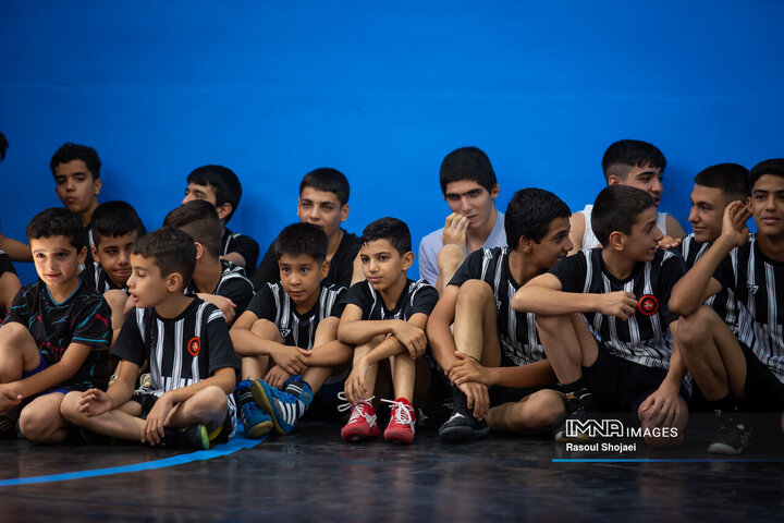 آیین بهره‌برداری از ۱۲۰ میلیارد تومان پروژه در منطقه ۱۴ اصفهان