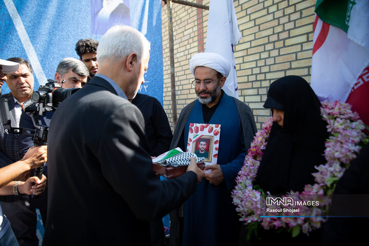 آیین بهره‌برداری از ۱۲۰ میلیارد تومان پروژه در منطقه ۱۴ اصفهان