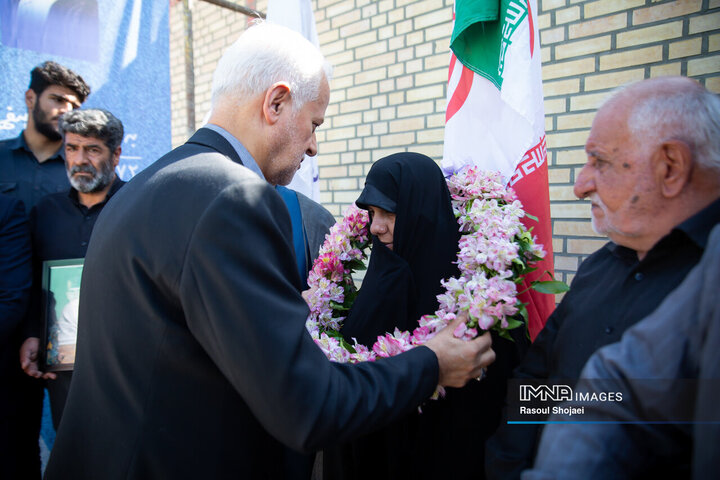 آیین بهره‌برداری از ۱۲۰ میلیارد تومان پروژه در منطقه ۱۴ اصفهان