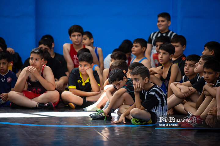 آیین بهره‌برداری از ۱۲۰ میلیارد تومان پروژه در منطقه ۱۴ اصفهان