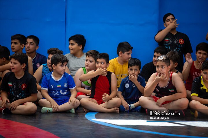 آیین بهره‌برداری از ۱۲۰ میلیارد تومان پروژه در منطقه ۱۴ اصفهان