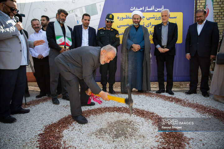 آیین بهره‌برداری از ۱۲۰ میلیارد تومان پروژه در منطقه ۱۴ اصفهان