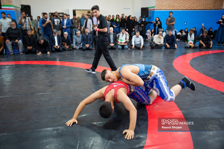 آیین بهره‌برداری از ۱۲۰ میلیارد تومان پروژه در منطقه ۱۴ اصفهان