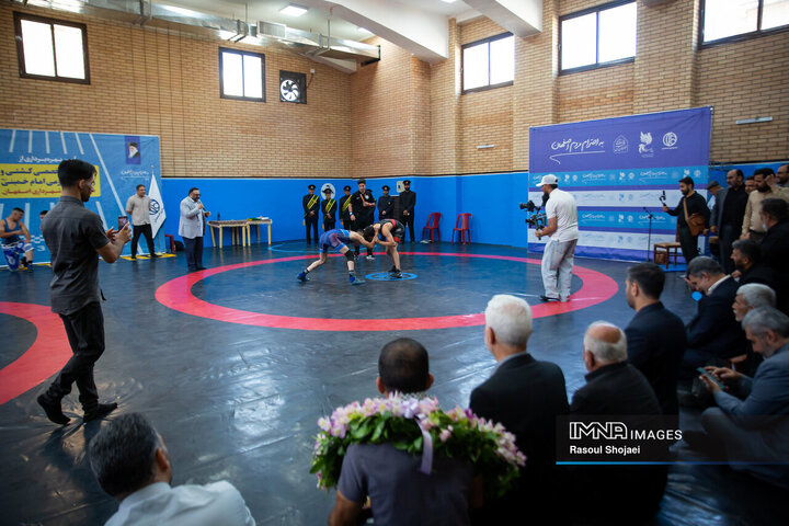 آیین بهره‌برداری از ۱۲۰ میلیارد تومان پروژه در منطقه ۱۴ اصفهان