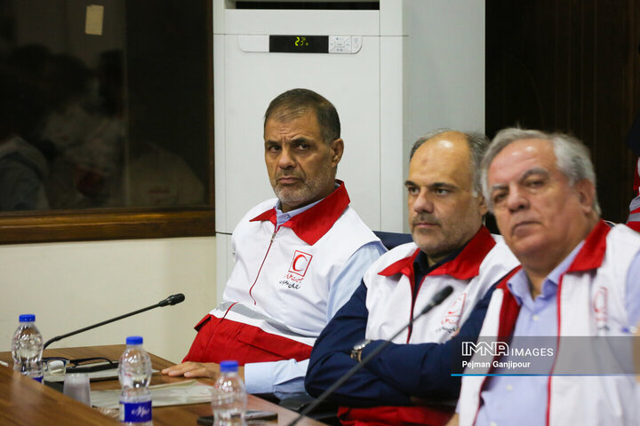 نشست مشترک جمعیت هلال احمر و مجمع خیرین سلامت استان اصفهان