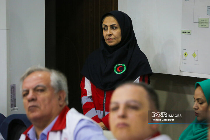 نشست مشترک جمعیت هلال احمر و مجمع خیرین سلامت استان اصفهان