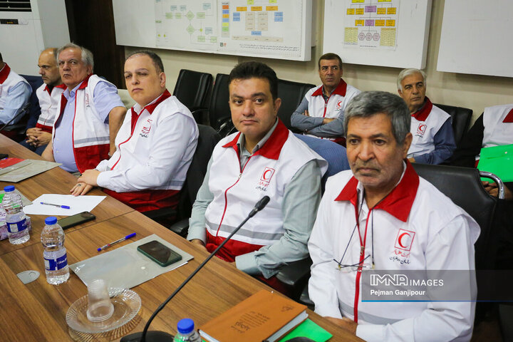 نشست مشترک جمعیت هلال احمر و مجمع خیرین سلامت استان اصفهان