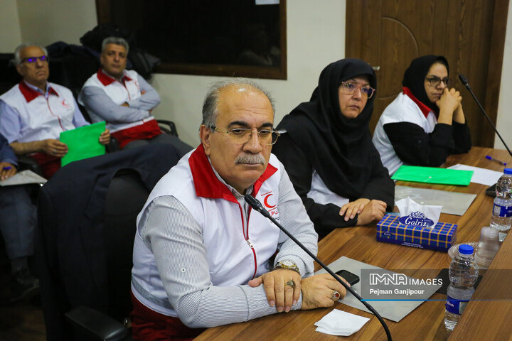نشست مشترک جمعیت هلال احمر و مجمع خیرین سلامت استان اصفهان