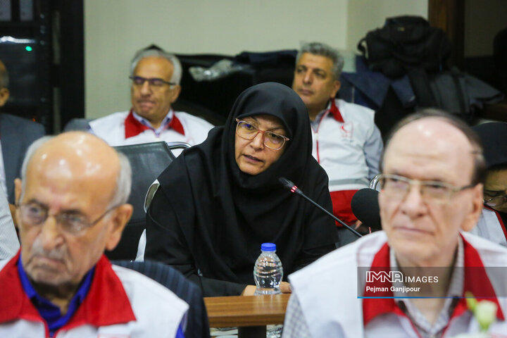 نشست مشترک جمعیت هلال احمر و مجمع خیرین سلامت استان اصفهان