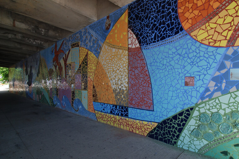 تبدیل زیرگذرها و فضاهای رهاشده به اکوپارکهای هنری