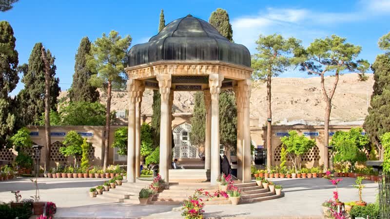 روز حافظ؛ آوای عشق در جان ایرانیان