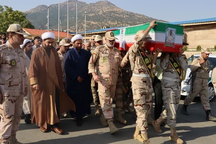 پیکر مرزبان شهید در بانه تشییع شد