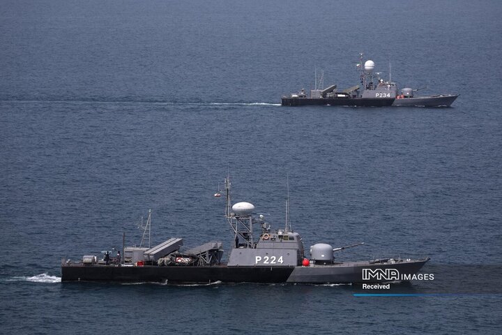 اجرای تمرین عکسبرداری هوایی (Photo Ex)و صورت‌بندی و آرایش‌های تاکتیکی در رزمایش مرکب امداد و نجات 2025 دریای خزر