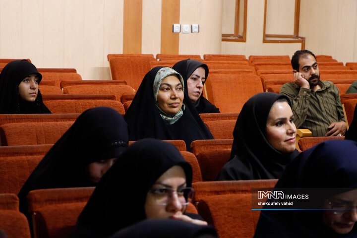 آیین تکریم و معارفه مدیرکل کانون پرورش فکری کودکان و نوجوانان استان اصفهان