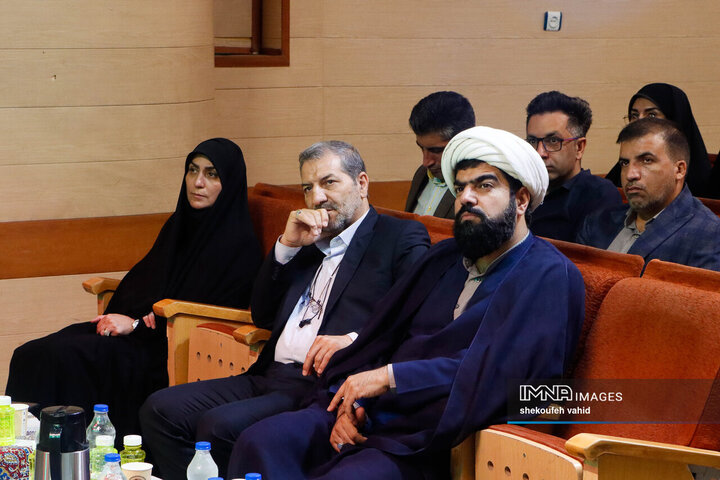 آیین تکریم و معارفه مدیرکل کانون پرورش فکری کودکان و نوجوانان استان اصفهان