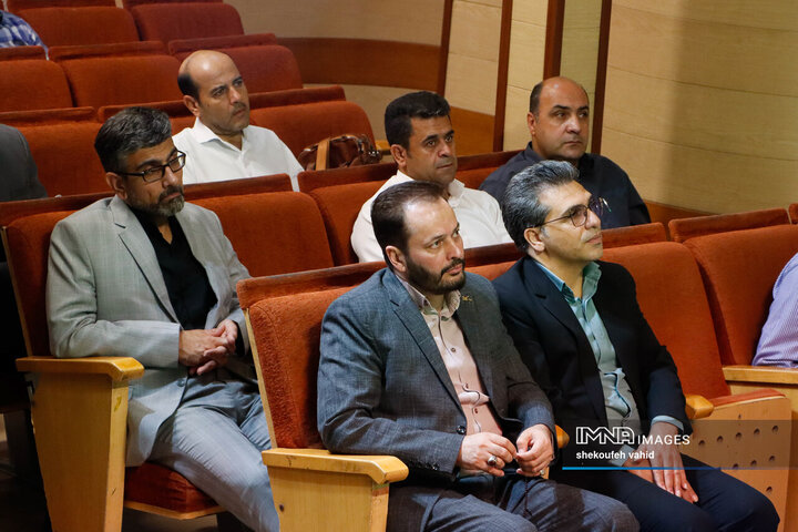 آیین تکریم و معارفه مدیرکل کانون پرورش فکری کودکان و نوجوانان استان اصفهان