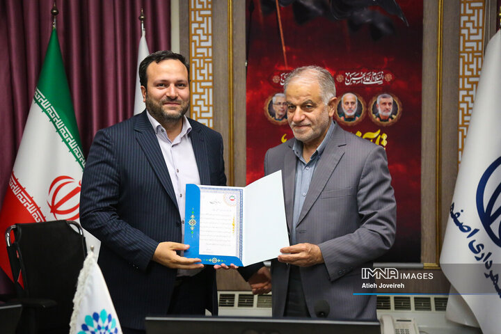 تقدیر از مرکز پژوهشهای شورای اسلامی شهر اصفهان بهعنوان مرکز پژوهشی برتر کشور