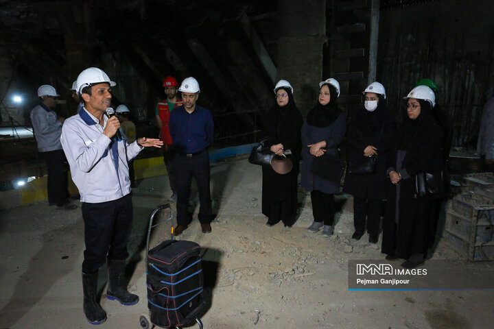 بازدید روسای ادارات و کارشناسان برنامه‌ریزی مناطق شهرداری از پروژه‌های شاخص اصفهان