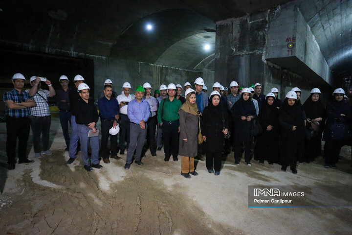 بازدید روسای ادارات و کارشناسان برنامه‌ریزی مناطق شهرداری از پروژه‌های شاخص اصفهان