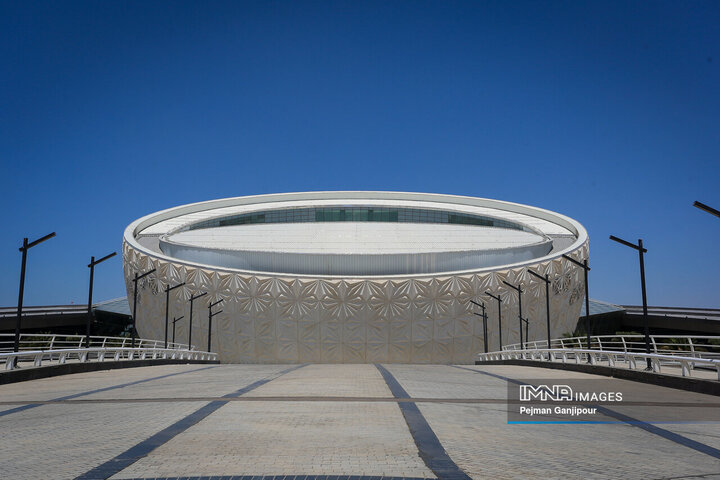 بازدید روسای ادارات و کارشناسان برنامه‌ریزی مناطق شهرداری از پروژه‌های شاخص اصفهان