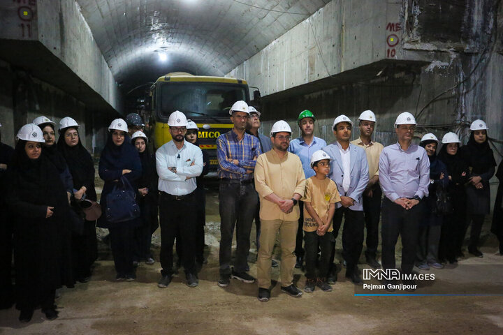 بازدید روسای ادارات و کارشناسان برنامه‌ریزی مناطق شهرداری از پروژه‌های شاخص اصفهان